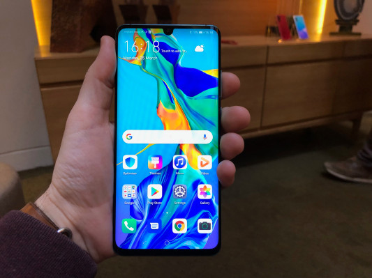 The P30 Pro from Huawei stands out in front of
